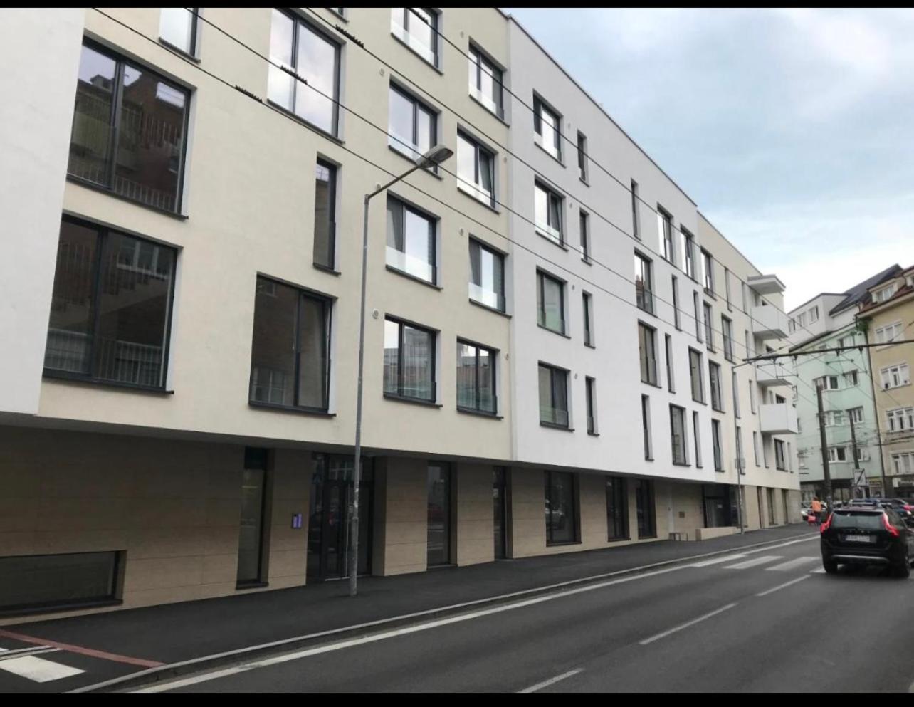 Skau Piano Family & Business Apartment Free Parking 布拉迪斯拉发 外观 照片