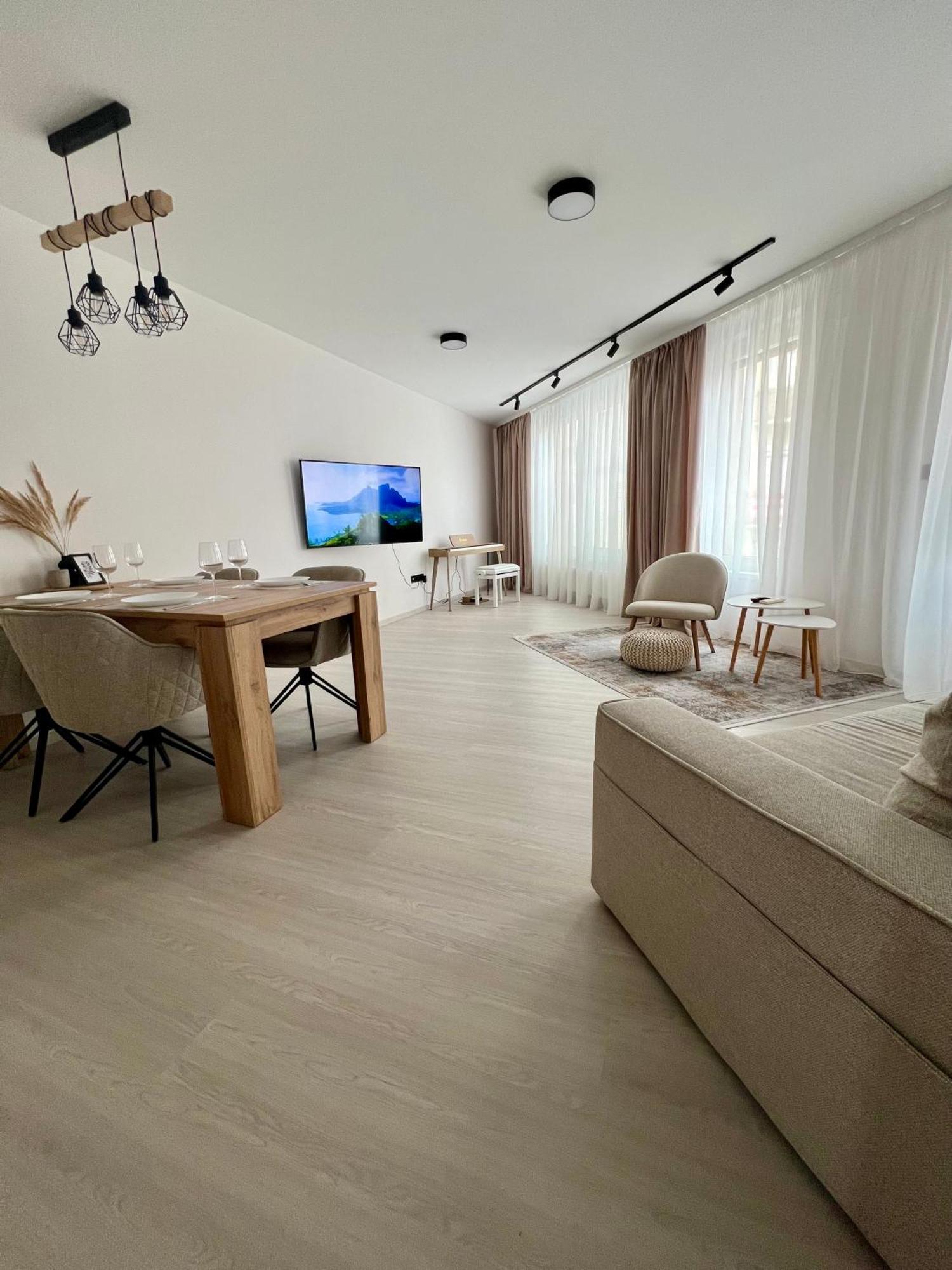 Skau Piano Family & Business Apartment Free Parking 布拉迪斯拉发 外观 照片